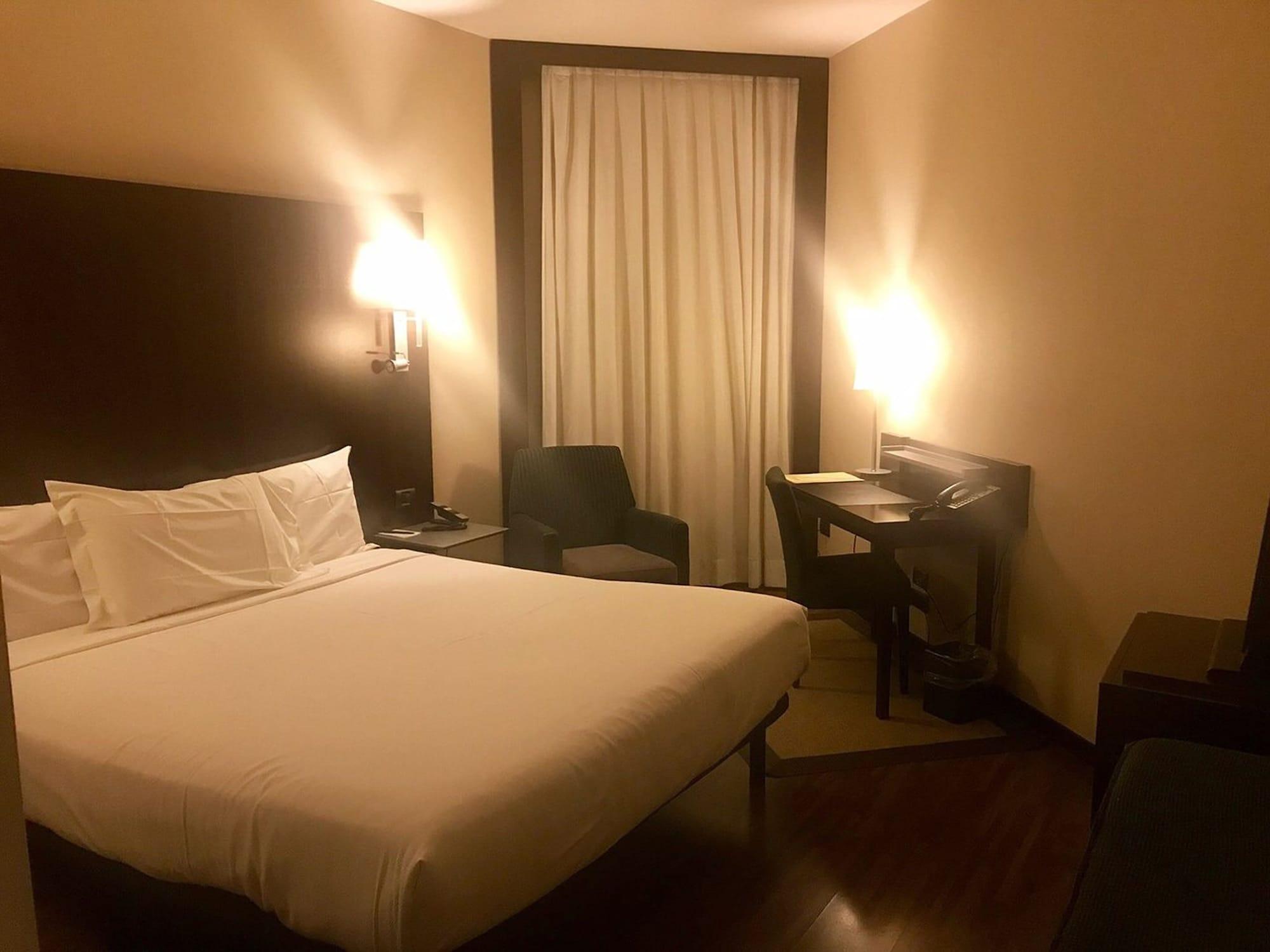 Max Hotel Livorno Esterno foto
