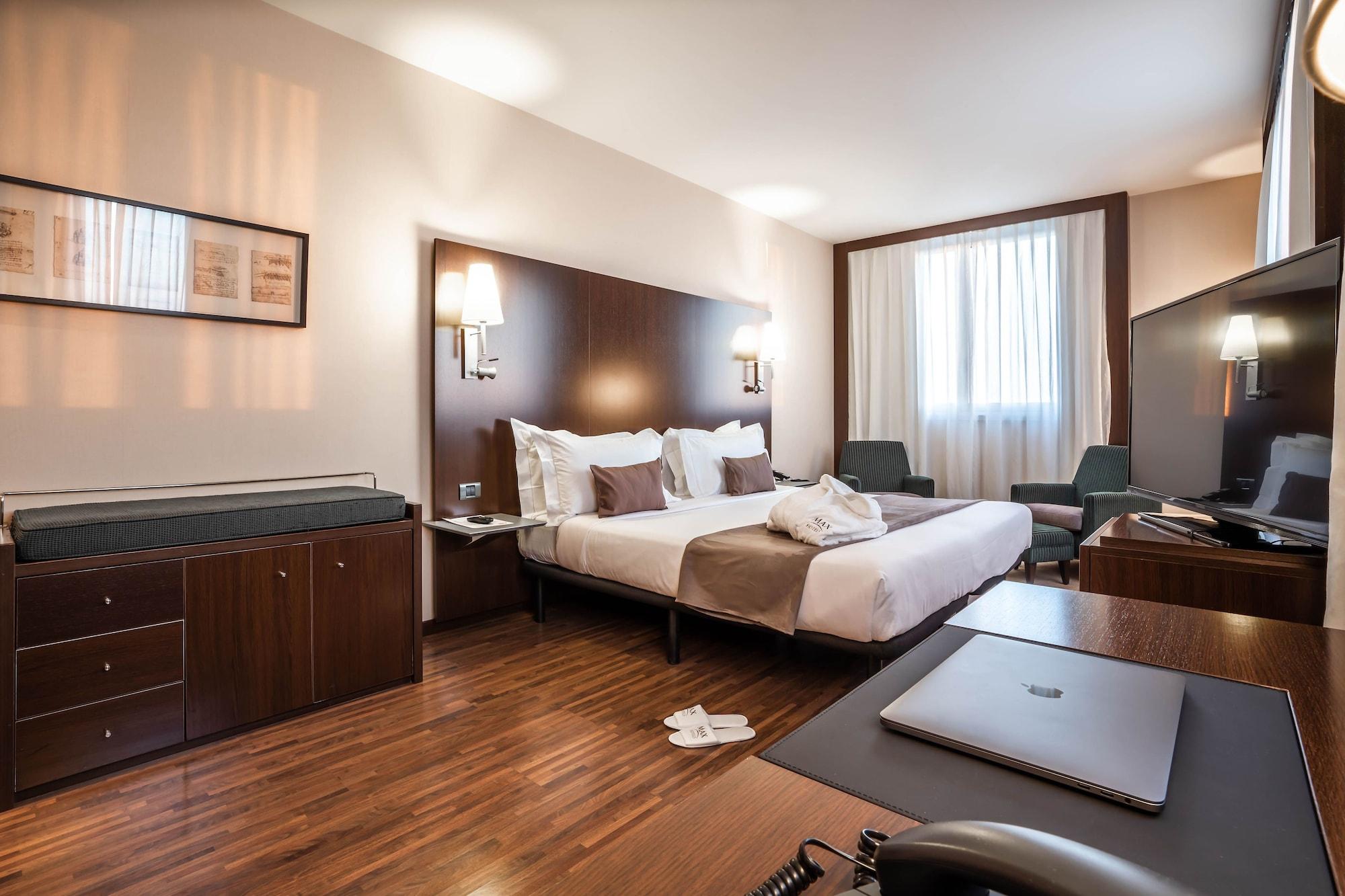 Max Hotel Livorno Esterno foto