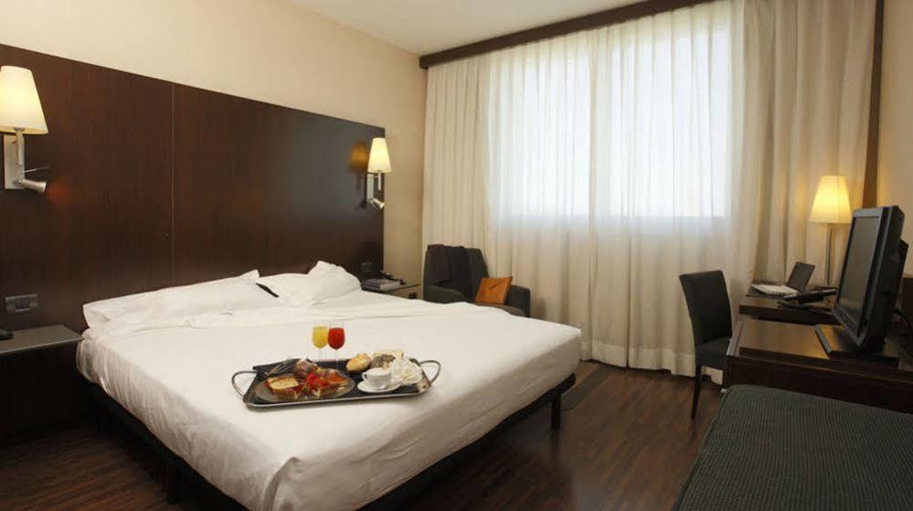Max Hotel Livorno Esterno foto
