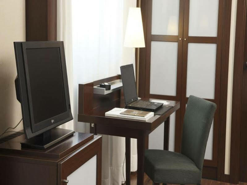 Max Hotel Livorno Esterno foto